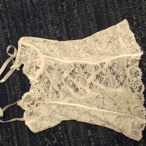 Beautiful, Used.No stains or rips